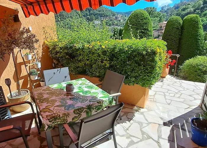 La Toquade Apartment *